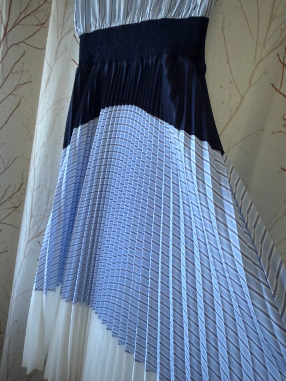 Elegant Maxi Pleated Dress Women Large - Picture 6 of 7